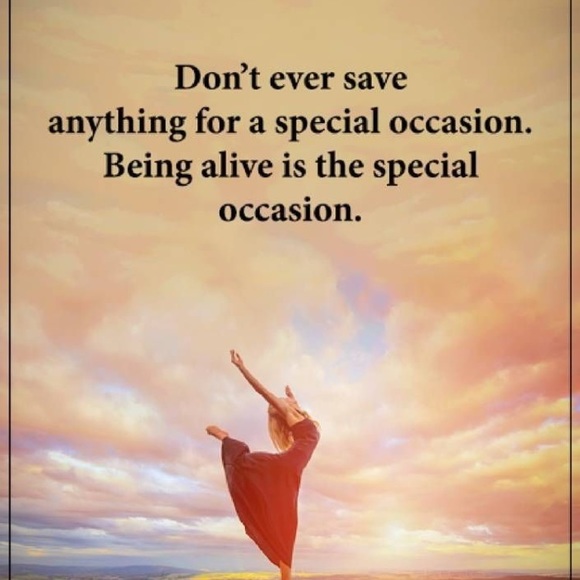 Anyone near the Nashville area, say HEY! Love to all! 
Happy Poshing! - Picture 5 of 8